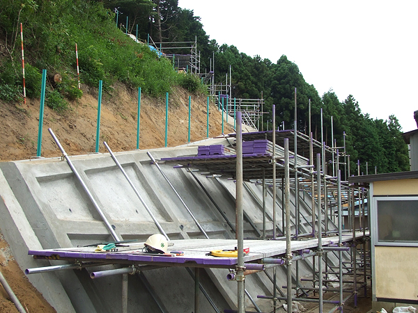 東部架設施工事例・鉾田市法面足場