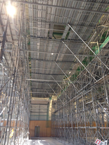 東部架設施工事例・茎崎第二小学校屋内運動場耐震補強工事