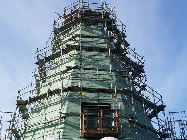 東部架設施工事例・森林公園森の交流センター屋根改修工事