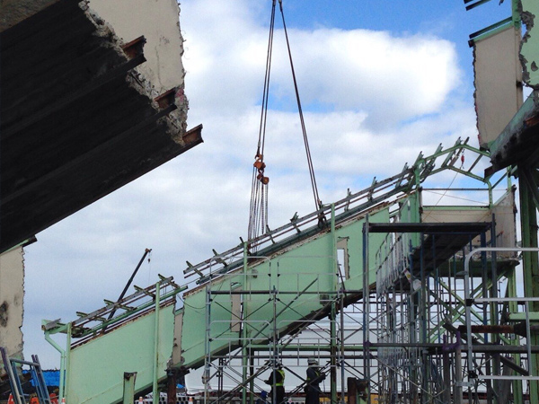 東部架設施工事例・富岡駅構内被災鉄道設備撤去その他工事