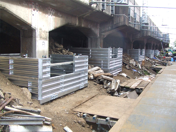 東部架設施工事例・ＪＲ錦糸町橋脚耐震補強工事